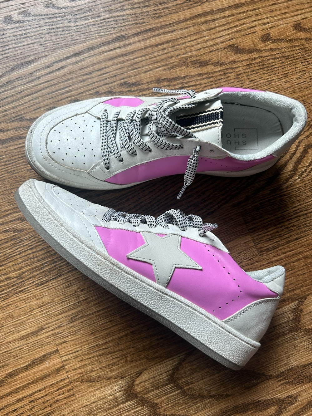 Women’s ShuShop Pink Star Accent Leather Sneakers